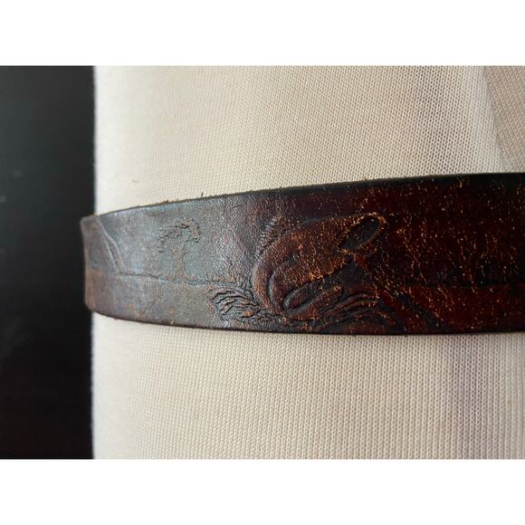 Vintage Distressed Brown Leather Belt w/Fisherman Theme sz XL - Picture 4 of 14